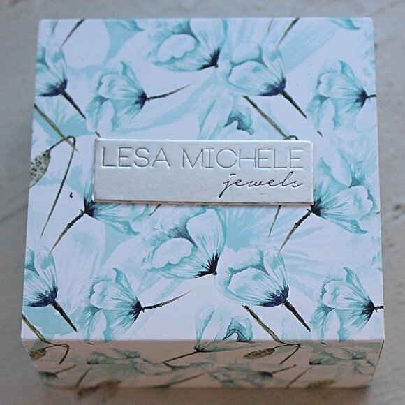 New in Box - Lesa Michele Jewels -Floating Heart Pendant with Swarkovski Crystal - Picture 3 of 5